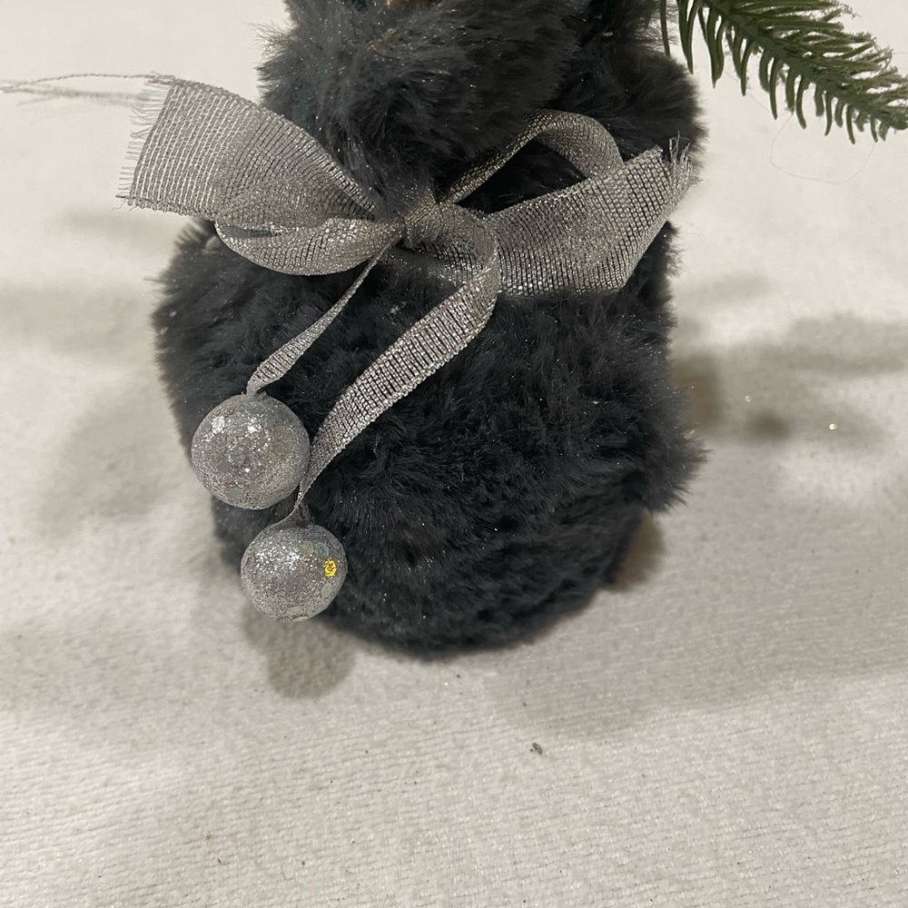 Cupcakes and Cashmere frosted tree